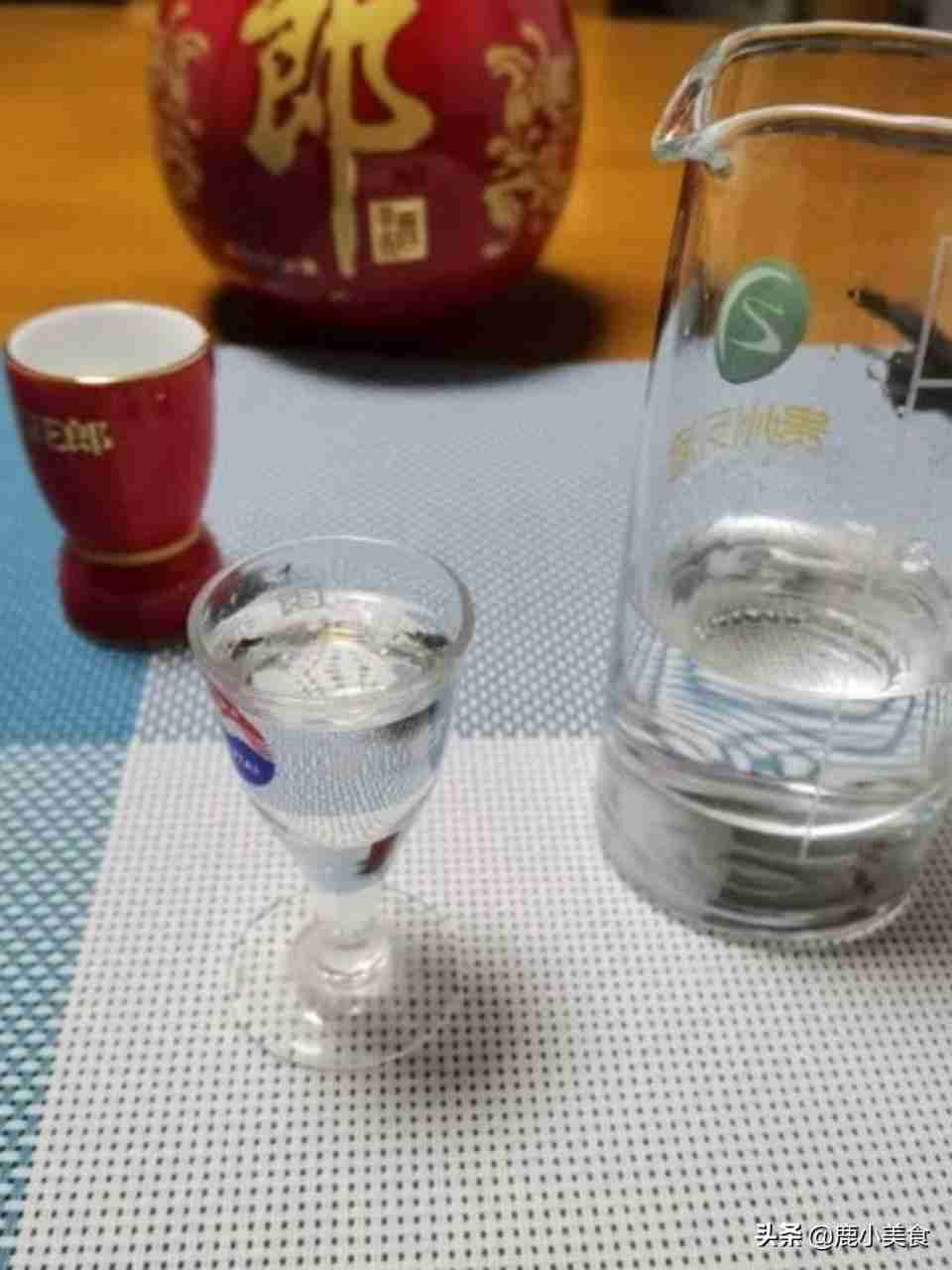 商务宴请用什么牌子的白酒好喝又体面