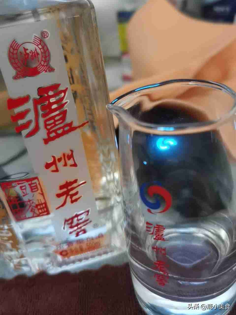 商务宴请用什么牌子的白酒好喝又体面