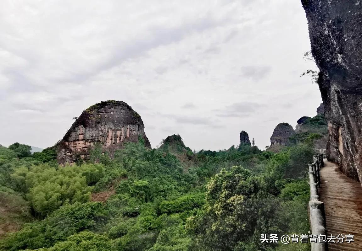 介绍江西十大最美旅游景点(探索江西十大最美旅游景点)