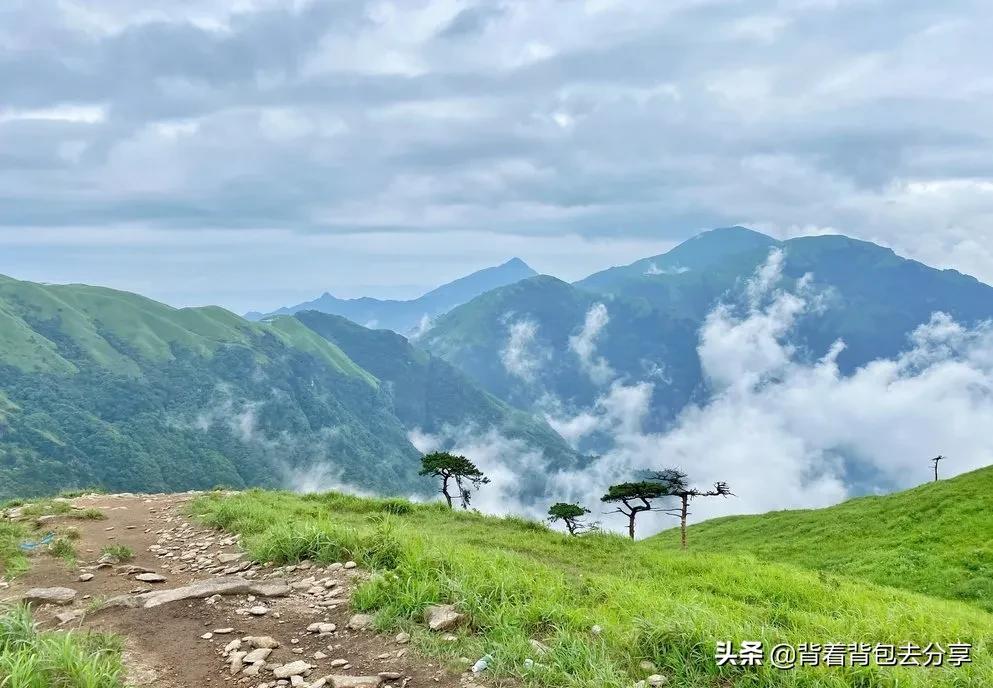 介绍江西十大最美旅游景点(探索江西十大最美旅游景点)