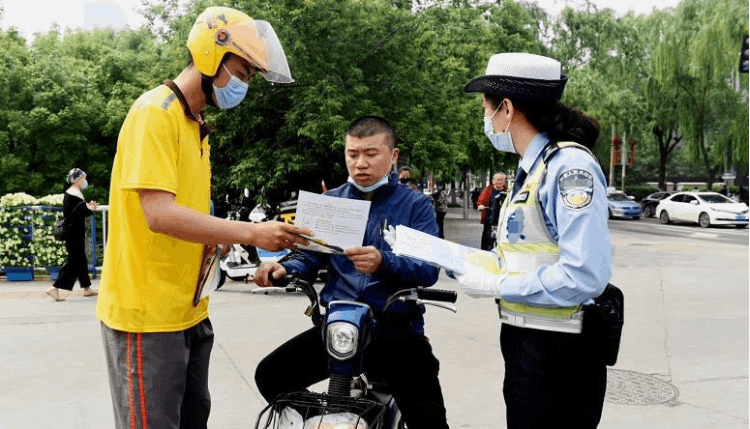 最快几天拿到摩托车驾照?一天拿到摩托车驾照是真的吗