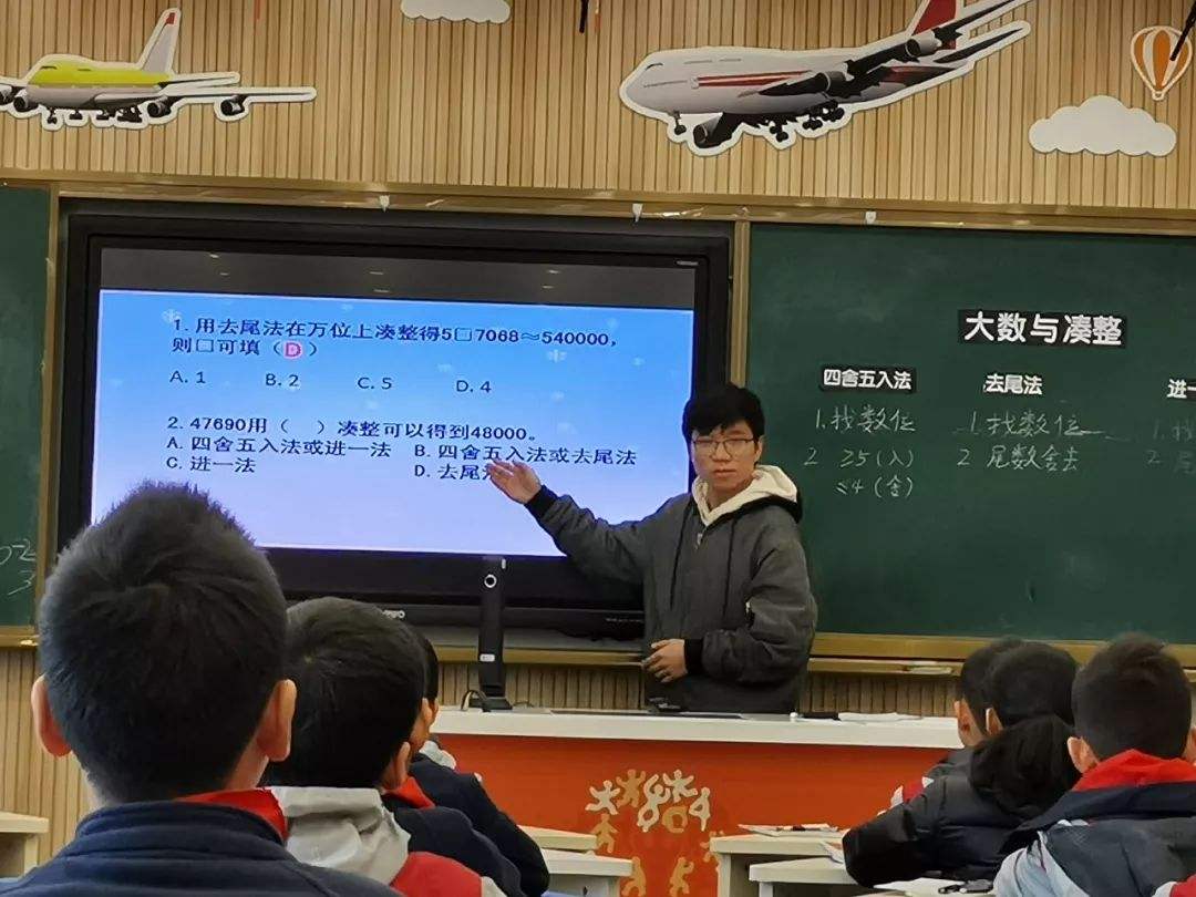 为什么中小学中男教师比女教师少（中小学男教师比例）