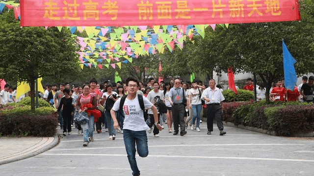 高中文科有哪些课程（高中文科生需要学什么）